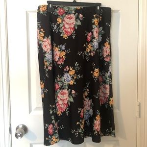 Plus Size Floral Satin Skirt